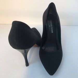 Size 7.5M Black Microfiber Pumps